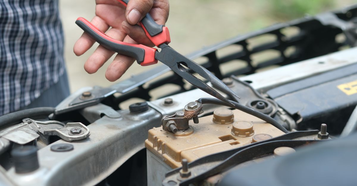 Battery Replacement service professional